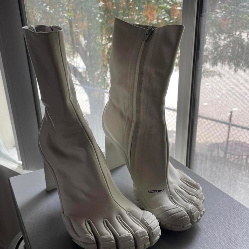 BALENCIAGA x Vibram heeled toe